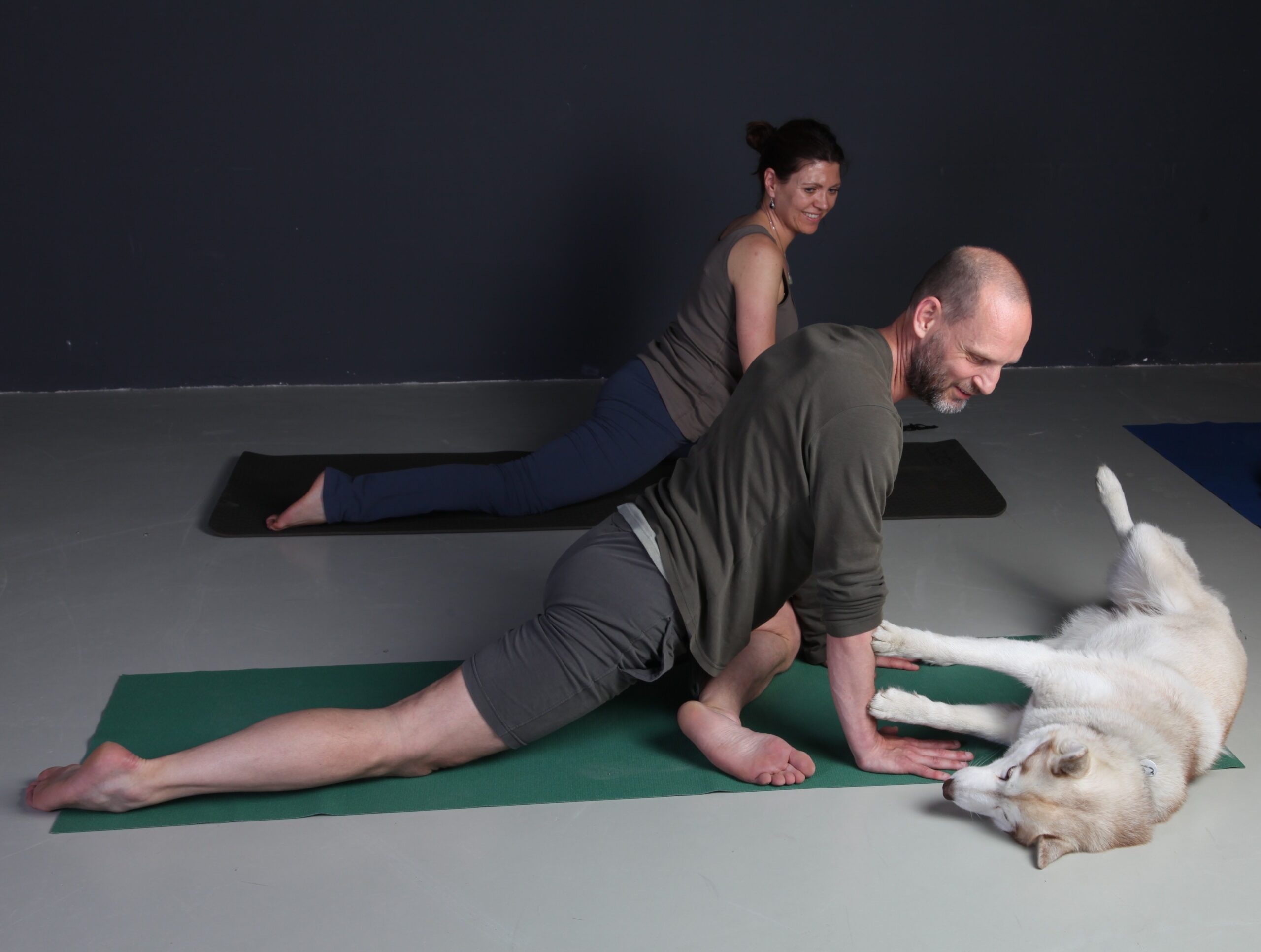 surya namaskar Cecilia en Dick